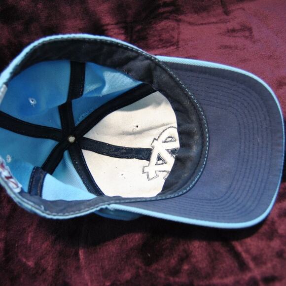 North Carolina Tar Heels  Blue & White Fitted Hat Size: 7 1/8 - Picture 9 of 10